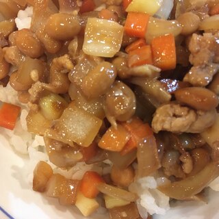 そぼろ納豆どん